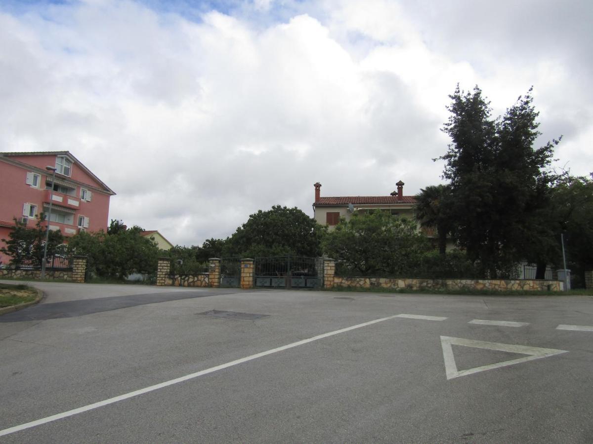 Green Garden Apartments 罗维尼 外观 照片